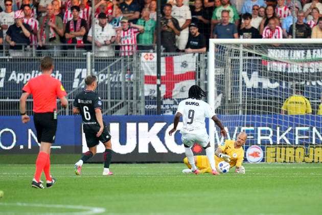 Eredivisie: Telstar v Sparta Rotterdam Velsen-Zuid - Jelani Seedorf of Telstar, Goalkeeper Filip Bednarek of Sparta Rotterdam during the second competition round of the 2026 2027 Eredivisie season. The match is set between Telstar and Sparta Rotterdam at 711 Stadion on 14 August 2026 in Velsen-Zuid, The Netherlands. (Hero Images Danny de Groot) Copyright: xDannyxdexGrootx