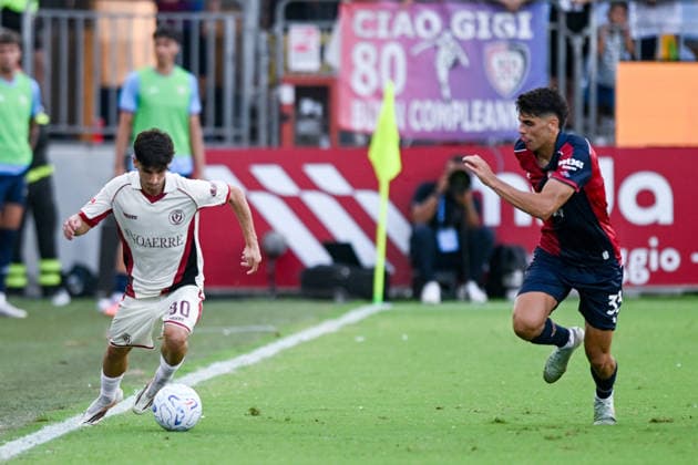 Arezzo s Alessandro Arena in action during the Coppa Italia Frecciarossa soccer match between Cagliari Calcio and Arezzo at the Unipol Domus in Cagliari, Sardinia - Friday 14th august 2026. - Soccer  Copyright: x Â®xGianlucaxZuddas LaPressex
