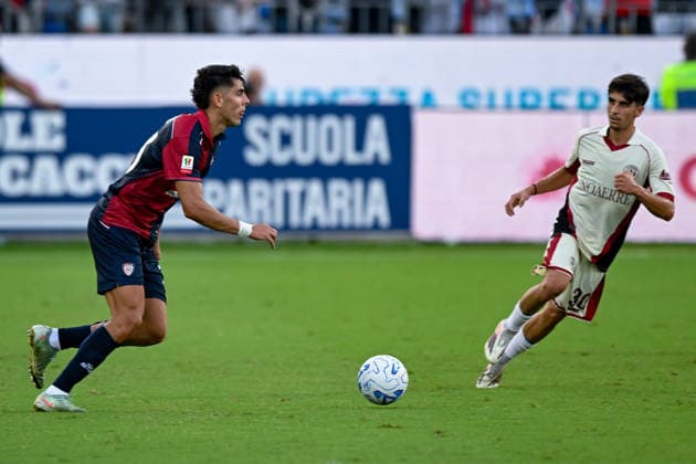 Cagliari s Adam Obert in action during the Coppa Italia Frecciarossa soccer match between Cagliari Calcio and Arezzo at the Unipol Domus in Cagliari, Sardinia - Friday 14th august 2026. - Soccer  Copyright: x Â®xGianlucaxZuddas LaPressex