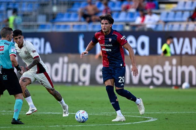Cagliari s Gennaro Borrelli in action during the Coppa Italia Frecciarossa soccer match between Cagliari Calcio and Arezzo at the Unipol Domus in Cagliari, Sardinia - Friday 14th august 2026. - Soccer  Copyright: x Â®xGianlucaxZuddas LaPressex