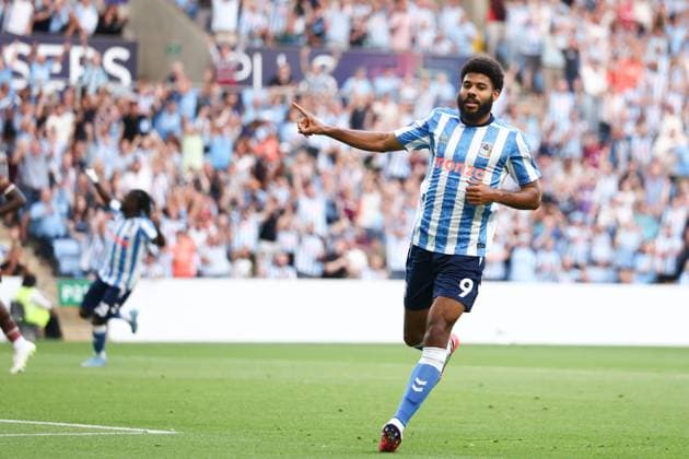 Ellis Simms of Coventry City celebrates a goal 1-0. Coventry City v Monaco, Pre Season Friendly, Football, Coventry Building Society Arena, Coventry, UK - 14 Aug 2026Coventry Coventry Building Society Arena United Kingdom EDITORIAL USE ONLY No use with unauthorised audio, video, data, fixture lists, club league logos or live services. Online in-match use limited to 120 images, no video emulation. No use in betting, games or single club league player publications.  Copyright: xRyanxBrowne Shutterstockx 17070079av