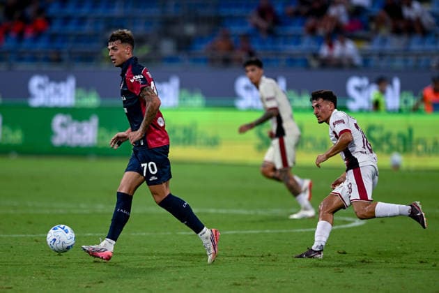 Cagliari s Daniel Maldini in action during the Coppa Italia Frecciarossa soccer match between Cagliari Calcio and Arezzo at the Unipol Domus in Cagliari, Sardinia - Friday 14th august 2026. - Soccer  Copyright: x Â®xGianlucaxZuddas LaPressex