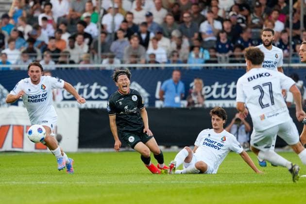 VELSEN-ZUID , 14-08-2026 , BUKO Stadion , season 2026 2027 , Dutch Eredivisie football , match between Telstar and Sparta Rotterdam , Picture shows Sparta Rotterdam player Shunsuke Mito, Telstar player Nils Rossen Telstar - Sparta  x205710405x Copyright: