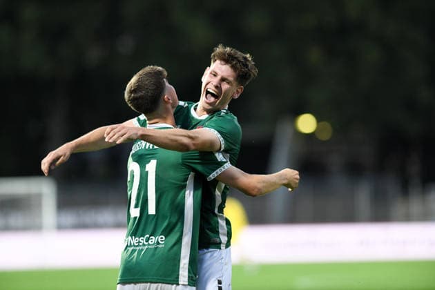 1. FC 1905 Schweinfurt vs. SpVgg Bayreuth, Sachs-Stadion Football, Regionalliga Bayern 1. FC 1905 Schweinfurt vs. SpVgg Bayreuth 14 Aug 2026 Sachs-Stadion , Schweinfurt, Germany Image: Schweinfurt teammates run to Lauris Bausenwein (FC05) to celebrate after his goal to the 2:1 in the 87th minute. DFL REGULATIONS PROHIBIT ANY USE OF PHOTOGRAPHS AS IMAGE SEQUENCES AND OR QUASI-VIDEO Copyright: xPresseFotoxEvansx