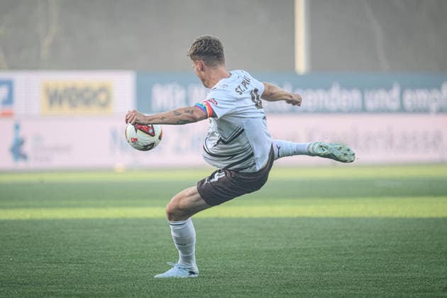 Fußball I Herren I Saison 2026-2027 I 2. Bundesliga I 2. Spieltag I Holstein Kiel - FC St. Pauli I 14.08.2026 David Nemeth (4, FC St. Pauli) Kiel Holstein-Stadion Schleswig-Holstein Deutschland *** Soccer I Men s I 2026–2027 Season I 2. Bundesliga I Matchday 2 I Holstein Kiel vs. FC St. Pauli I August 14, 2026 David Nemeth 4, FC St. Pauli, Kiel, Holstein Stadium, Schleswig-Holstein, Germany Copyright: xLobecax xHenningxRohlfsx