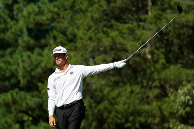 MEMPHIS, TN - AUGUST 14: Michael Brennan of the United States points to the left as he watches his tee shot on No. 7 during the second round of the FedEx St. Jude Championship, August 14, 2026, at TPC Southwind in Memphis, Tennessee. (Photo by Matthew Maxey Icon Sportswire) GOLF: AUG 14 PGA, Golf Herren FedEx St. Jude Championship EDITORIAL USE ONLY Icon260814031
