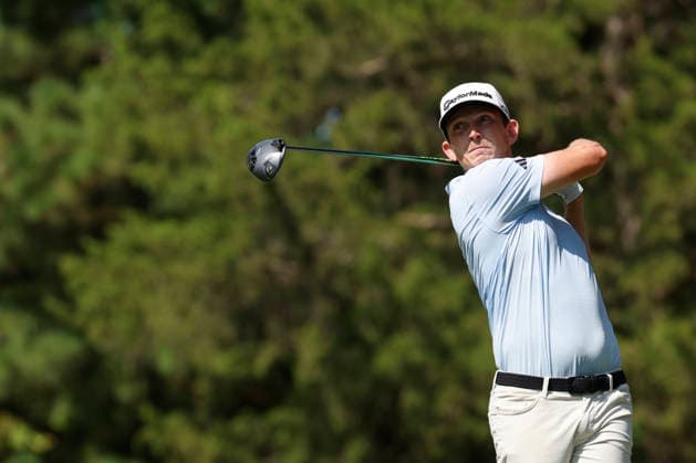 MEMPHIS, TN - AUGUST 14: Jacob Bridgeman of the United States watches his tee shot on No. 7 during the second round of the FedEx St. Jude Championship, August 14, 2026, at TPC Southwind in Memphis, Tennessee. (Photo by Matthew Maxey Icon Sportswire) GOLF: AUG 14 PGA, Golf Herren FedEx St. Jude Championship EDITORIAL USE ONLY Icon260814039