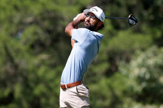 MEMPHIS, TN - AUGUST 14: Akshay Bhatia of the United States watches his tee shot on No. 7 during the second round of the FedEx St. Jude Championship, August 14, 2026, at TPC Southwind in Memphis, Tennessee. (Photo by Matthew Maxey Icon Sportswire) GOLF: AUG 14 PGA, Golf Herren FedEx St. Jude Championship EDITORIAL USE ONLY Icon260814042