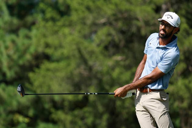MEMPHIS, TN - AUGUST 14: Akshay Bhatia of the United States leans as he watches his tee shot on No. 7 during the second round of the FedEx St. Jude Championship, August 14, 2026, at TPC Southwind in Memphis, Tennessee. (Photo by Matthew Maxey Icon Sportswire) GOLF: AUG 14 PGA, Golf Herren FedEx St. Jude Championship EDITORIAL USE ONLY Icon260814043