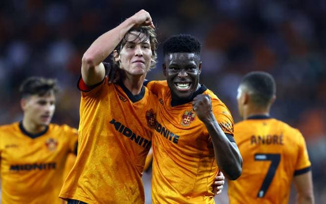Marshall Munetsi of Wolverhampton Wanderers celebrates scoring a goal to make the score 1-0 Wolverhampton Wanderers v Blackburn Rovers, EFL Sky Bet Championship, Football, Molineux, Wolverhampton, UK - 14 Aug 2026Wolverhampton Molineux United Kingdom EDITORIAL USE ONLY No use with unauthorised audio, video, data, fixture lists, club league logos or live services. Online in-match use limited to 120 images, no video emulation. No use in betting, games or single club league player publications.  Copyright: xKieranxMcManus Shutterstockx 17070083y