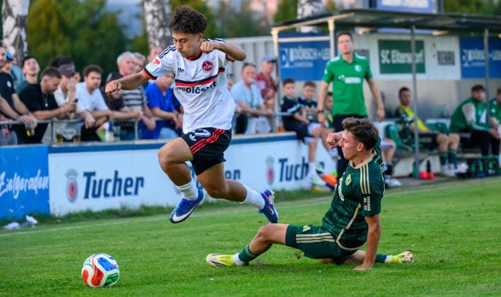 14.08.2026 - Fussball - Saison 2026 2027 - Regionalliga Bayern - 04. Spieltag: SC Eltersdorf SCE ( Quecken ) - 1. FC Nürnberg FCN II ( Club ) - - xwoxzix - Justin von der Hitz (27, 1. FC Nürnberg FCN II ) Marco Niedermayer (16, SC Eltersdorf ) *** August 14, 2026 Soccer Season 2026–2027 Bavarian Regional League Matchday 04 SC Eltersdorf vs. SCE Quecken 1 FC Nuremberg FCN II Club xwoxzix Justin von der Hitz 27, 1 FC Nürnberg FCN II Marco Niedermayer 16, SC Eltersdorf