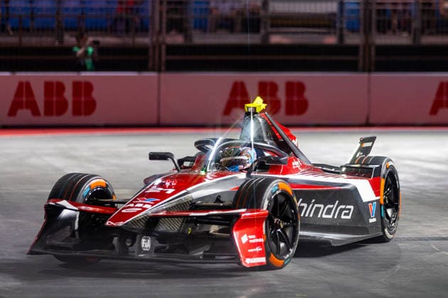 2026 FORMULA E LONDON ePRIX 21 DE VRIES Nyck (nld), Mahindra Racing, Mahindra M12Electro, action during the London ePrix, 16th and 17th round of the 2025-26 ABB FIA Formula E World Championship, WM, Weltmeisterschaft on the ExCel London Circuit from August 14 to 16, 2026 in London, United Kingdom - LondonUnited Kingdom  Copyright: xDamienxDoumerguex