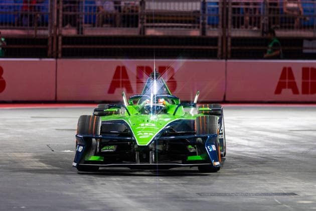2026 FORMULA E LONDON ePRIX 16 BUEMI SÃ bastien (swi), Envision Racing, Jaguar I-Type 7, action during the London ePrix, 16th and 17th round of the 2025-26 ABB FIA Formula E World Championship, WM, Weltmeisterschaft on the ExCel London Circuit from August 14 to 16, 2026 in London, United Kingdom - LondonUnited Kingdom  Copyright: xDamienxDoumerguex