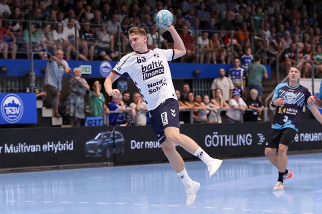 14.08.2026 ,xgox, Handball - Wartburg Cup SG Flensburg-Handewitt - ThSV Eisenach emspor, v.l. Domen Novak (Flensburg, 63) ) wirft Tor, Torschuetze, erzielt Tor, Treffer, scores the goal Eisenach *** August 14, 2026, xgox, Handball Wartburg Cup: SG Flensburg Handewitt vs. ThSV Eisenach, emspor; from left: Domen Novak (Flensburg), 63, takes a shot, goal scorer, scores a goal, Eisenach