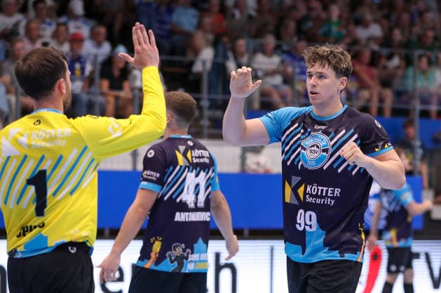 14.08.2026 ,xgox, Handball - Wartburg Cup SG Flensburg-Handewitt - ThSV Eisenach emspor, v.l. Matija Spikic (Eisenach, 1), Tillman Leu (Eisenach, 99) Jubel, Torjubel, jubelt ueber das Tor, celebrate the goal, celebration Eisenach *** August 14, 2026, xgox, Handball Wartburg Cup: SG Flensburg Handewitt vs. ThSV Eisenach, emspor, from left: Matija Spikic (Eisenach), 1, Tillman Leu (Eisenach), 99, celebration, goal celebration, celebrating the goal, Eisenach