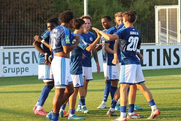 Regionalliga West: FC Schalke 04 U23 - Sportfreunde Siegen ** NUR FÜR REDAKTIONELLE ZWECKE ** EDITORIAL USE ONLY **<p>Fussball Regionalliga West 3.Spieltag Freitag 14.08.2026 Ort: Parkstadion Gelsenkirchen FC Schalke 04 II - Sportfreunde Siegen im Bild Torjubel FC Schalke 04 U23 Deutschland Gelsenkirchen Copyright: StefanxRittershaus *** Regionalliga West: FC Schalke 04 U23 vs. Sportfreunde Siegen ** FOR EDITORIAL USE ONLY ** EDITORIAL USE ONLY ** p Soccer Regionalliga West Matchday 3 Friday, August 14, 2026 Location: Parkstadion, Gelsenkirchen FC Schalke 04 II vs. Sportfreunde Siegen In the photo: Goal celebration FC Schalke 04 U23 Germany Gelsenkirchen Copyright StefanxRittershaus Copyright: StefanxRittershaus doc875r21f3886km0kbl96 ,EDITORIAL USE ONLY