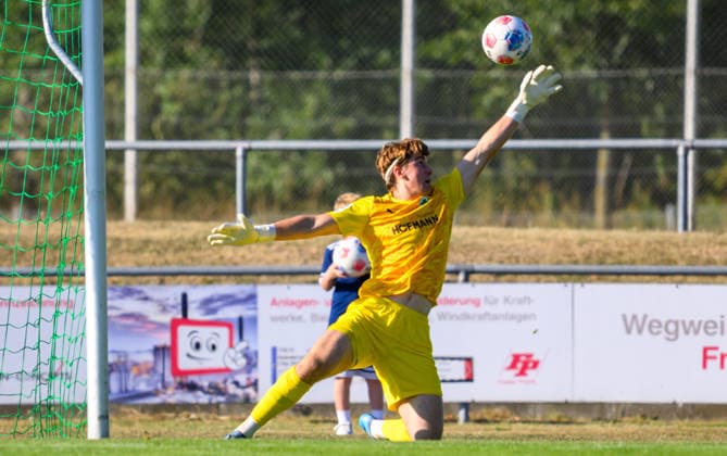 14.08.2025 - Fussball - Saison 2025 2026 - Regionalliga Bayern - 04. Spieltag: SpVgg Greuther Fürth Fuerth II U23 ( Kleeblatt ) - TSV 1882 Landsberg - - xwoxzix - Theo Menapace (1, SpVgg Greuther Fürth II ) *** August 14, 2025 Soccer Season 2025–2026 Bavarian Regional League Matchday 04 SpVgg Greuther Fürth Fürth II U23 Kleeblatt TSV 1882 Landsberg xwoxzix Theo Menapace 1, SpVgg Greuther Fürth II