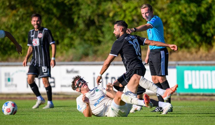 14.08.2025 - Fussball - Saison 2025 2026 - Regionalliga Bayern - 04. Spieltag: SpVgg Greuther Fürth Fuerth II U23 ( Kleeblatt ) - TSV 1882 Landsberg - - xwoxzix - Jakob Engel (3, SpVgg Greuther Fürth II ) Ünal Tosun (10, TSV Landsberg ) *** August 14, 2025 Soccer Season 2025–2026 Bavarian Regional League Matchday 04 SpVgg Greuther Fürth II U23 Kleeblatt vs. TSV 1882 Landsberg xwoxzix Jakob Engel 3, SpVgg Greuther Fürth II Ünal Tosun 10, TSV Landsberg