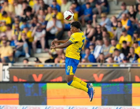 Arlet Junior Ze (Eintracht Braunschweig, 19) koepft den Ball. GER, Eintracht Braunschweig vs VfL Bochum 1848, 2. Bundesliga, 2. Spieltag, Saison 2026-27, 14.08.2026 DFL REGULATIONS PROHIBIT ANY USE OF PHOTOGRAPHS AS IMAGE SEQUENCES AND OR QUASI-VIDEO GER, Eintracht Braunschweig vs VfL Bochum 1848, 2. Bundesliga, 2. Spieltag, Saison 2026-27, 14.08.2026 Braunschweig *** Arlet Junior of Eintracht Braunschweig, 19, heads the ball (GER), Eintracht Braunschweig vs. VfL Bochum 1848, 2. Bundesliga, Matchday 2, 2026–27 season, August 14, 2026. DFL regulations prohibit any use of photographs as image sequences and or quasi-video. GER, Eintracht Braunschweig vs. VfL Bochum 1848, 2. Bundesliga, Matchday 2, 2026–27 season, August 14, 2026, Braunschweig Copyright: xEibner-Pressefoto ScottxColemanx EP_SCN