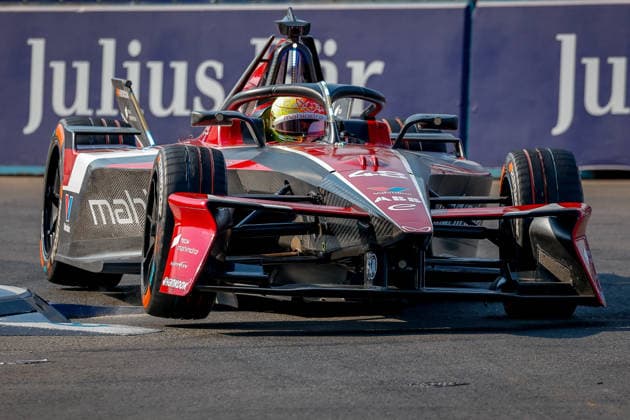 2026 FORMULA E LONDON ePRIX 48 MORTARA Edoardo (swi), Mahindra Racing, Mahindra M12Electro, action during the London ePrix, 16th and 17th round of the 2025-26 ABB FIA Formula E World Championship, WM, Weltmeisterschaft on the ExCel London Circuit from August 14 to 16, 2026 in London, United Kingdom - LondonUnited Kingdom  Copyright: xPauloxMariax