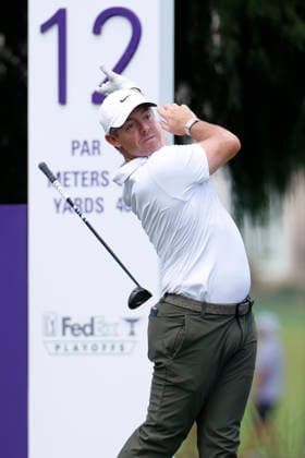 MEMPHIS, TN - AUGUST 14: Rory Mcllroy of Northern Ireland drops his driver as he hits his tee shot on No. 12 during the second round of the FedEx St. Jude Championship, August 14, 2026, at TPC Southwind in Memphis, Tennessee. (Photo by Matthew Maxey Icon Sportswire) GOLF: AUG 14 PGA, Golf Herren FedEx St. Jude Championship EDITORIAL USE ONLY Icon260814075