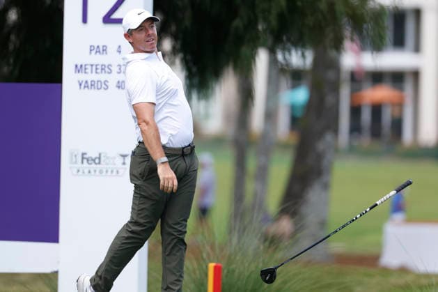 MEMPHIS, TN - AUGUST 14: Rory Mcllroy of Northern Ireland drops his driver as he hits his tee shot on No. 12 during the second round of the FedEx St. Jude Championship, August 14, 2026, at TPC Southwind in Memphis, Tennessee. (Photo by Matthew Maxey Icon Sportswire) GOLF: AUG 14 PGA, Golf Herren FedEx St. Jude Championship EDITORIAL USE ONLY Icon260814076