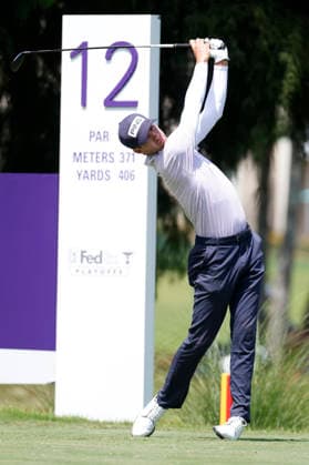 MEMPHIS, TN - AUGUST 14: Alex Smalley of the United States watches his tee shot on No. 12 during the second round of the FedEx St. Jude Championship, August 14, 2026, at TPC Southwind in Memphis, Tennessee. (Photo by Matthew Maxey Icon Sportswire) GOLF: AUG 14 PGA, Golf Herren FedEx St. Jude Championship EDITORIAL USE ONLY Icon260814084