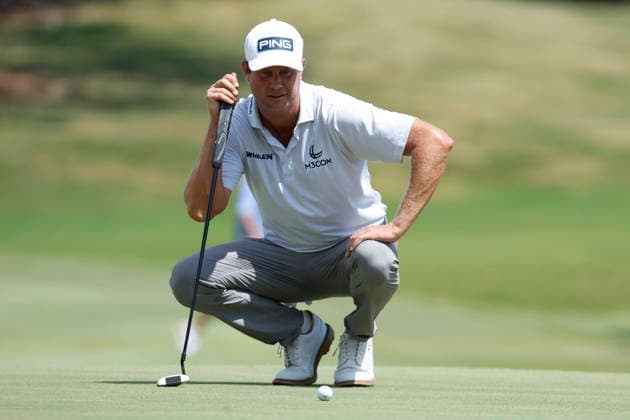 MEMPHIS, TN - AUGUST 14: Harris English of the United States reads a putt on No. 17 during the second round of the FedEx St. Jude Championship, August 14, 2026, at TPC Southwind in Memphis, Tennessee. (Photo by Matthew Maxey Icon Sportswire) GOLF: AUG 14 PGA, Golf Herren FedEx St. Jude Championship EDITORIAL USE ONLY Icon260814086