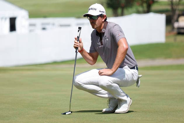 MEMPHIS, TN - AUGUST 14: Nico Echavarria of Colombia lines up a putt on No. 17 during the second round of the FedEx St. Jude Championship, August 14, 2026, at TPC Southwind in Memphis, Tennessee. (Photo by Matthew Maxey Icon Sportswire) GOLF: AUG 14 PGA, Golf Herren FedEx St. Jude Championship EDITORIAL USE ONLY Icon260814091