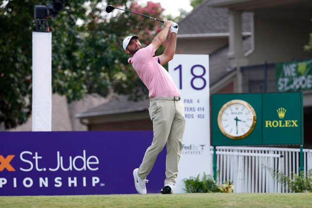 MEMPHIS, TN - AUGUST 14: Scottie Scheffler of the United States hits his drive on No. 18 during the second round of the FedEx St. Jude Championship, August 14, 2026, at TPC Southwind in Memphis, Tennessee. (Photo by Matthew Maxey Icon Sportswire) GOLF: AUG 14 PGA, Golf Herren FedEx St. Jude Championship EDITORIAL USE ONLY Icon260814105