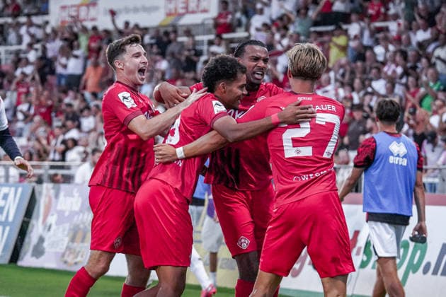 Deutschland: Fussball Saison 2026 2027 , 3. Liga , FC Würzburger Kickers vs. SV Wehen Wiesbaden - Akon Arena (Würzburg) Tor, Torjubel, Jubel, Freude, Emotionen, Tor und Torjubel zum 3:0 Würzburg Akon Arena Deutschland Germany *** Germany Soccer Season 2026–2027, 3. Liga, FC Würzburger Kickers vs. SV Wehen Wiesbaden, Akon Arena, Würzburg: Goal, goal celebration, cheering, joy, emotions, goal and goal celebration for the 3–0 win at the Akon Arena in Würzburg, Germany Copyright: xBennetxLongx