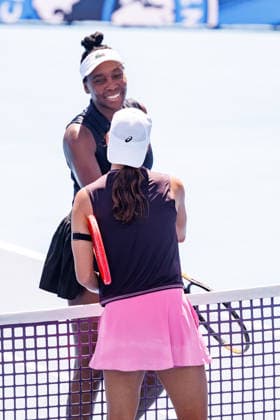 August 14, 2026, Mason, Ohio, U.S: Venus Williams (USA) congratulates Emiliana Arango (COL) for winning their match at FridayÃ¢â‚¬â ¢s first round of the Cincinnati Open at the Lindner Family Tennis Center , Mason, Oh. Mason U.S - ZUMAs304 20260814_zaf_s304_031 Copyright: xScottxStuartx