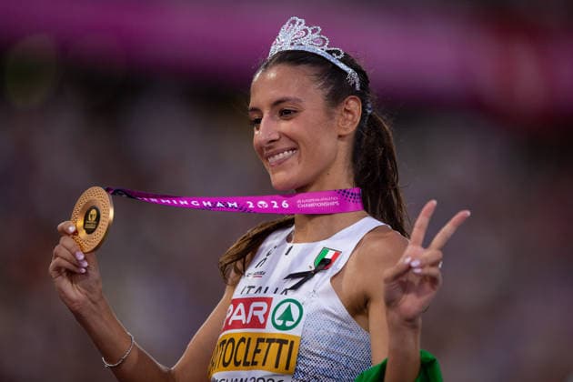 Nadia Battocletti of Italy celebrates winning the Womens 10000m at the European Atheltics Championships at Alexander Stadium in Birmingham, England (Sean Walsh Sports Press Photo)  Copyright: xSeanxWalshx Sportspressphoto_SPR206558