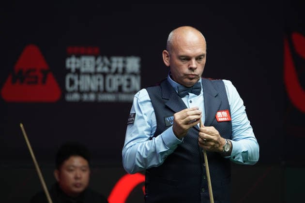 TAIYUAN, CHINA - AUGUST 14: Stuart Bingham of England chalks the cue in the Quarterfinal match against Zhang Anda of China on day 7 of the 2026 World Snooker Tour China Open at Taiyuan Binhe Sports Center on August 14, 2026 in Taiyuan, Shanxi Province of China.  Copyright: xTaixChengzhex 111660012651