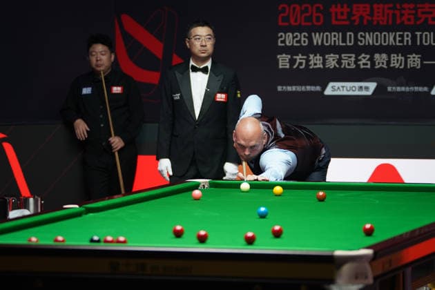 TAIYUAN, CHINA - AUGUST 14: Stuart Bingham of England plays a shot in the Quarterfinal match against Zhang Anda of China on day 7 of the 2026 World Snooker Tour China Open at Taiyuan Binhe Sports Center on August 14, 2026 in Taiyuan, Shanxi Province of China.  Copyright: xTaixChengzhex 111660012661