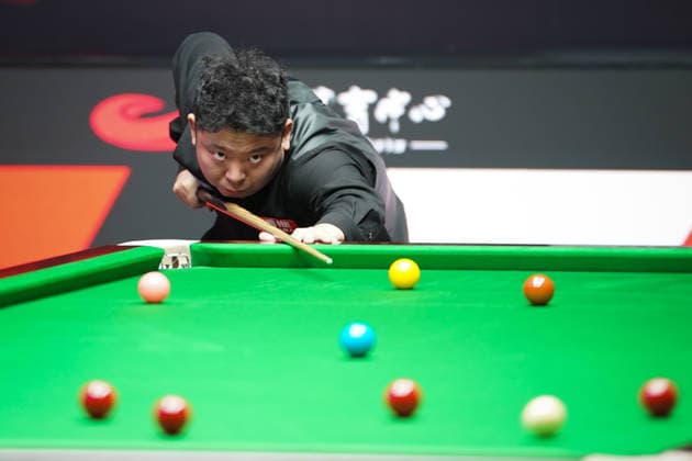 TAIYUAN, CHINA - AUGUST 14: Zhang Anda of China plays a shot in the Quarterfinal match against Stuart Bingham of England on day 7 of the 2026 World Snooker Tour China Open at Taiyuan Binhe Sports Center on August 14, 2026 in Taiyuan, Shanxi Province of China.  Copyright: xTaixChengzhex 111660012662