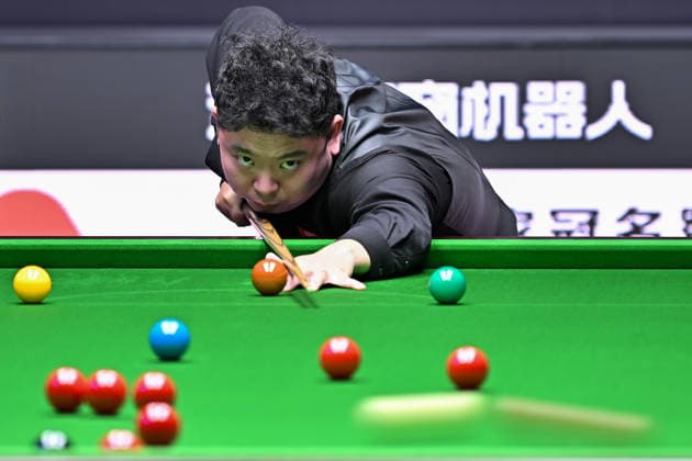 TAIYUAN, CHINA - AUGUST 14: Zhang Anda of China plays a shot in the Quarterfinal match against Stuart Bingham of England on day 7 of the 2026 World Snooker Tour China Open at Taiyuan Binhe Sports Center on August 14, 2026 in Taiyuan, Shanxi Province of China.  Copyright: xChinaxNewsxServicex 111660038350