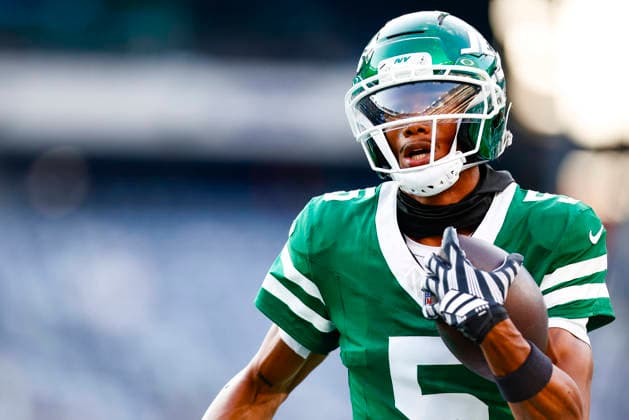August 14, 2026: Before the game, New York Jets wide receiver Garrett Wilson (5) warms up in a NFL, American Football Herren, USA preseason game at MetLife Stadium in East Rutherford, NJ. The Tampa Bay Buccaneers defeat the New York Jets 24-16. Cal Media East Rutherford USA - ZUMAc04_ 20260814_faf_c04_046 Copyright: xShaquanxWoodyx