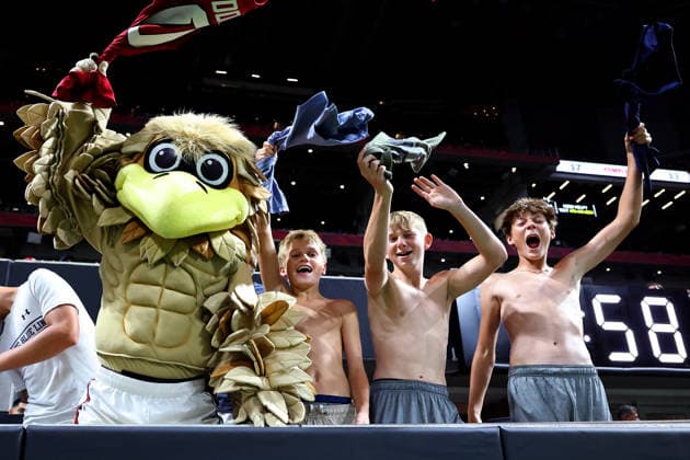 ATLANTA, GA - AUGUST 14: Falcons mascot Freddie Falcon joins the TARPS OFF crowd during the Friday evening NFL, American Football Herren, USA preseason football game between the Atlanta Falcons and the Denver Broncos on August 14, 2026 at Mercedes-Benz Stadium in Atlanta, Georgia. (Photo by David J. Griffin Icon Sportswire) NFL: AUG 14 Broncos at Falcons EDITORIAL USE ONLY Icon9532608145018