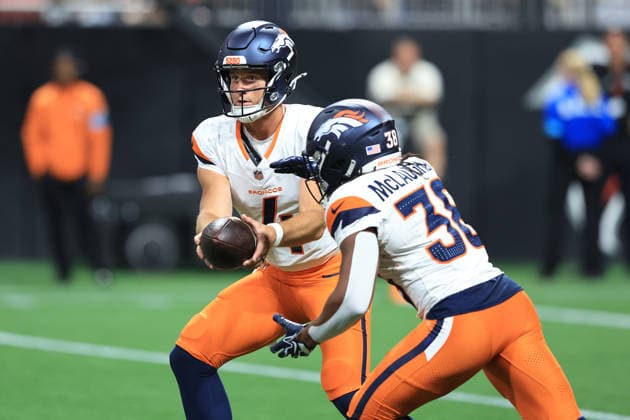 ATLANTA, GA - AUGUST 14: Sam Ehlinger (4) of the Denver Broncos hands off to Jaleel McLaughlin (38) of the Denver Broncos during the Friday evening NFL, American Football Herren, USA preseason football game between the Atlanta Falcons and the Denver Broncos on August 14, 2026 at Mercedes-Benz Stadium in Atlanta, Georgia. (Photo by David J. Griffin Icon Sportswire) NFL: AUG 14 Broncos at Falcons EDITORIAL USE ONLY Icon9532608145071