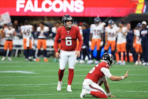 ATLANTA, GA - AUGUST 14: Nick Folk (6) of the Atlanta Falcons attempts a field goal during the Friday evening NFL, American Football Herren, USA preseason football game between the Atlanta Falcons and the Denver Broncos on August 14, 2026 at Mercedes-Benz Stadium in Atlanta, Georgia. (Photo by David J. Griffin Icon Sportswire) NFL: AUG 14 Broncos at Falcons EDITORIAL USE ONLY Icon9532608145109