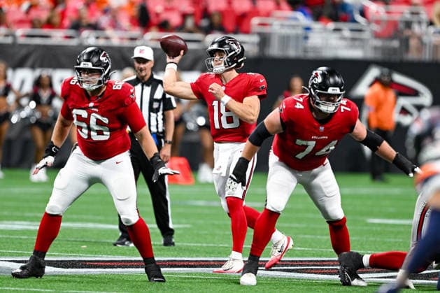 ATLANTA, GA - AUGUST 14: Atlanta quarterback Jack Strand (18) drops back to pass during the NFL, American Football Herren, USA pre-season game between the Denver Broncos and the Atlanta Falcons on August 14th, 2026 at Mercedes-Benz Stadium in Atlanta, GA. (Photo by Rich von Biberstein Icon Sportswire) NFL: AUG 14 Broncos at Falcons EDITORIAL USE ONLY Icon260814027