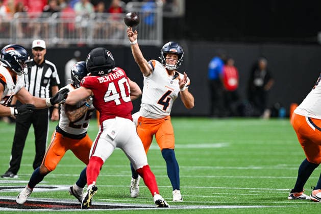 ATLANTA, GA - AUGUST 14: Denver quarterback Sam Ehlinger (4) throws a pass during the NFL, American Football Herren, USA pre-season game between the Denver Broncos and the Atlanta Falcons on August 14th, 2026 at Mercedes-Benz Stadium in Atlanta, GA. (Photo by Rich von Biberstein Icon Sportswire) NFL: AUG 14 Broncos at Falcons EDITORIAL USE ONLY Icon260814037