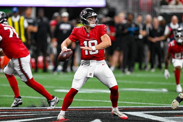 ATLANTA, GA - AUGUST 14: Atlanta quarterback Jack Strand (18) drops back to pass during the NFL, American Football Herren, USA pre-season game between the Denver Broncos and the Atlanta Falcons on August 14th, 2026 at Mercedes-Benz Stadium in Atlanta, GA. (Photo by Rich von Biberstein Icon Sportswire) NFL: AUG 14 Broncos at Falcons EDITORIAL USE ONLY Icon260814042