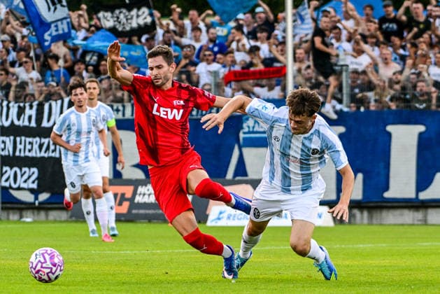 14.08.2026, GER, Fußball, Herren, RL Bayern, FC Memmingen vs TSV 1860 München Fabian Lutz (Memmingen, 8), Emre Erdogan (München, 19) Memmingen e-con ArenaPark Bayern Deutschland *** August 14, 2026, GER, Soccer, Men s, Bavarian Regional League, FC Memmingen vs. TSV 1860 Munich Fabian Lutz Memmingen, 8, Emre Erdogan Munich, 19 Memmingen at ArenaPark, Bavaria, Germany Copyright: xNordphotox xHafnerx