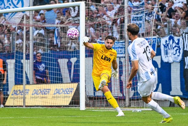 14.08.2026, GER, Fußball, Herren, RL Bayern, FC Memmingen vs TSV 1860 München Domenik Dewein (Memmingen, 22), Michael Eberwein (München, 13) Memmingen e-con ArenaPark Bayern Deutschland *** August 14, 2026, GER, Soccer, Men s, Bavarian Regional League, FC Memmingen vs. TSV 1860 Munich; Domenik Dewein (Memmingen, 22), Michael Eberwein (Munich, 13); Memmingen at ArenaPark, Bavaria, Germany Copyright: xNordphotox xHafnerx