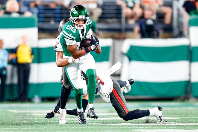 August 14, 2026: During the game, New York Jets wide receiver Quentin Skinner (88) advances the ball upfield against the Tampa Bay Buccaneers in a NFL, American Football Herren, USA preseason game at MetLife Stadium in East Rutherford, NJ. The Tampa Bay Buccaneers defeat the New York Jets 24-16. Cal Media East Rutherford USA - ZUMAc04_ 20260814_faf_c04_142 Copyright: xShaquanxWoodyx