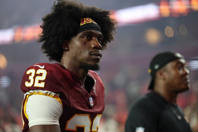August 14, 2026, Landover, Maryland, USA: Washington Commanders safety Qwuantrezz Knight (32) during the NFL, American Football Herren, USA preseason game between the Washington Commanders and Miami Dolphins at Northwest Stadium on Friday, August 14, 2026; Landover, Maryland, USA. Landover USA - ZUMAs325 20260814_zsp_s325_126 Copyright: xJessxStilesx