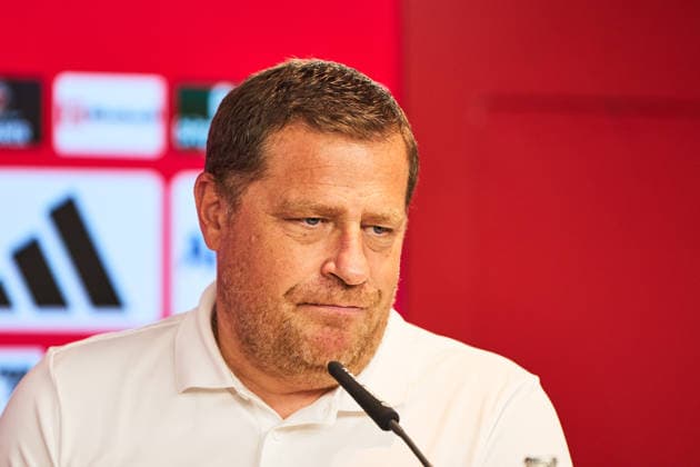 Fußball 1. Bundesliga Vorstellung von Ismael Saibari beim FC Bayern München am 14.08.2026 auf dem Trainingsgelände an der Säbener Straße in München Max Eberl ( Sportvorstand München ) Photo by FC Bayern via REVIERFOTO Vorstellung von Ismael Saibari beim FC Bayern München *** Soccer, Bundesliga 1: Ismael Saibari s presentation at FC Bayern Munich on August 14, 2026, at the training facility on Säbener Straße in Munich. Max Eberl, sporting director of Munich. Photo by FC Bayern via REVIERFOTO: Ismael Saibari s presentation at FC Bayern Munich