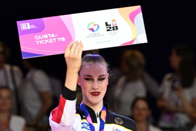 14.08.2026, xhbx, Rhythmische Sportgymnastik Weltmeisterschaft 2026, v.l. Darja Varfolomeev (Deutschland) mit Olympiaticket LA 28 Frankfurt am Main *** August 14, 2026, xhbx, 2026 Rhythmic Gymnastics World Championships, from left: Darja Varfolomeev, Germany, with an Olympic berth for the 2028 Games in Frankfurt am Main